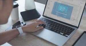 Blocking spam e-mail, warning pop-up for phishing mail